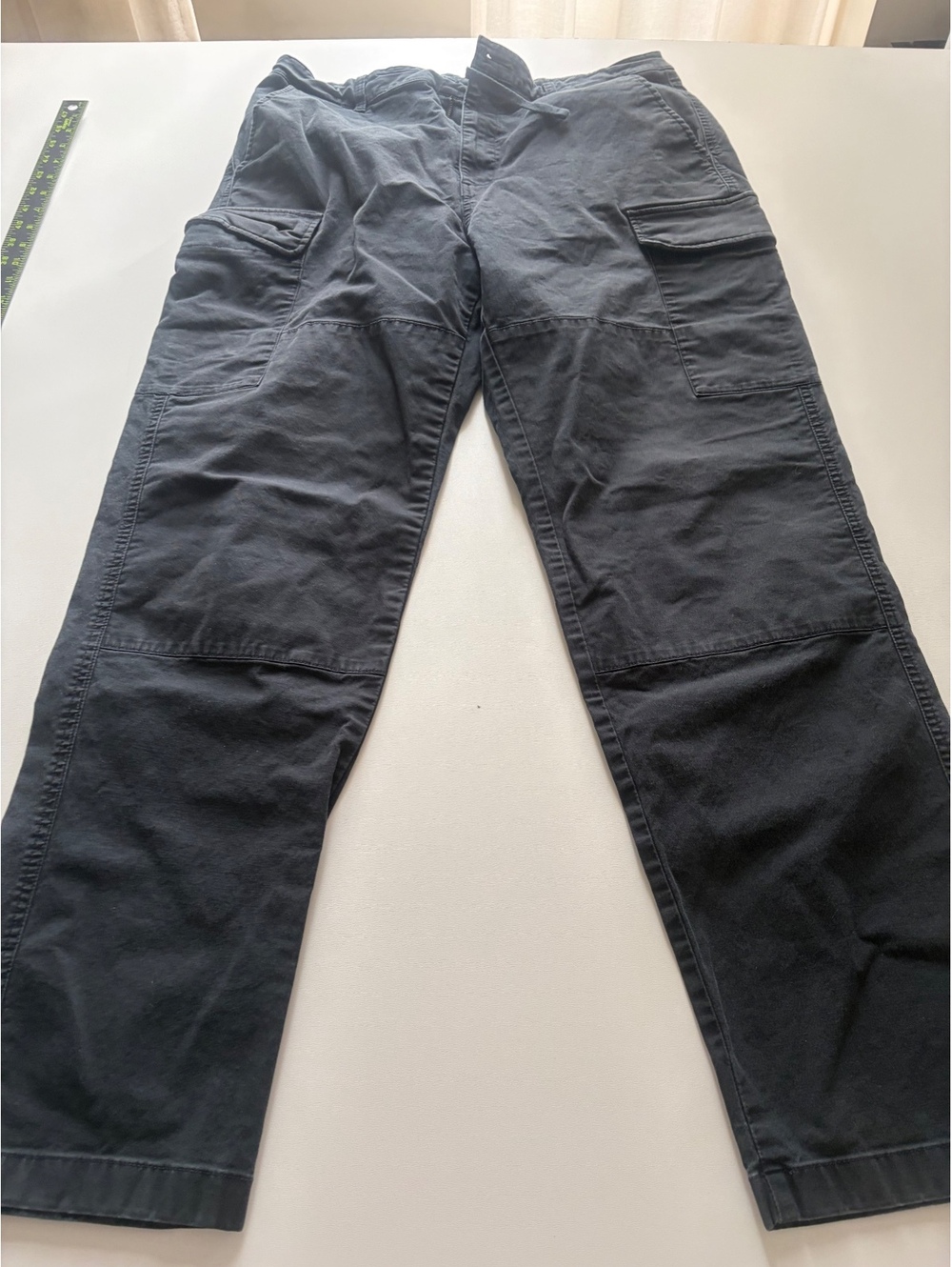 Uniqlo Black Cargo Pants with Multiple Pockets, Size M